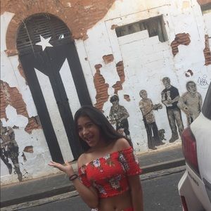 Meet your Posher, Valeria